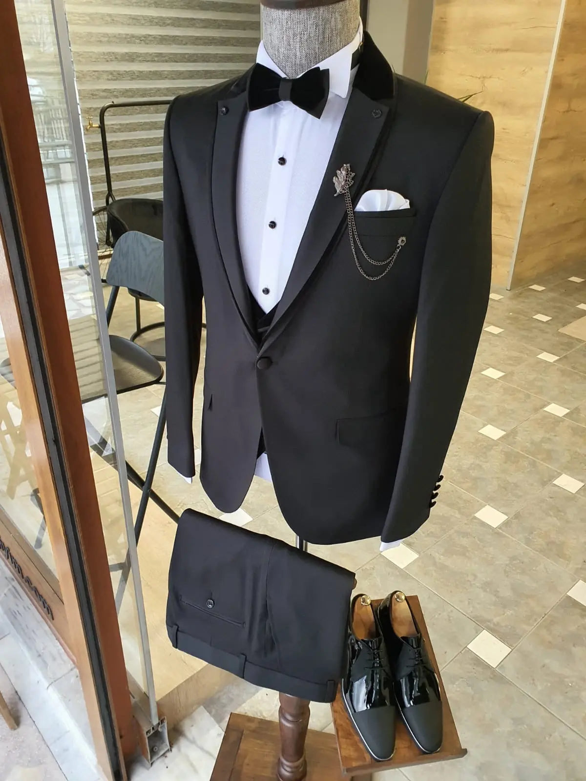 Montreal Black Slim Fit Notch Lapel Tuxedo - BRABION