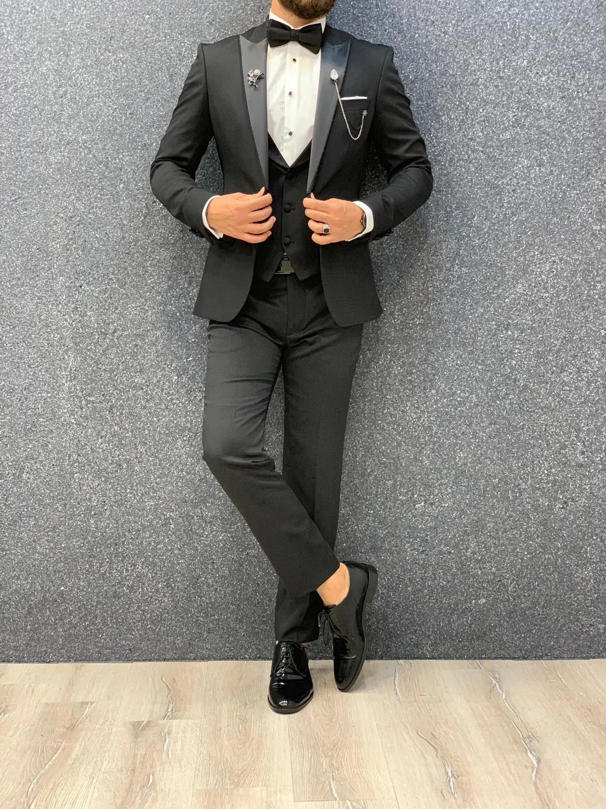 Bond Black Slim Fit Tuxedo - Timeless Elegance for Formal Occasions - BRABION