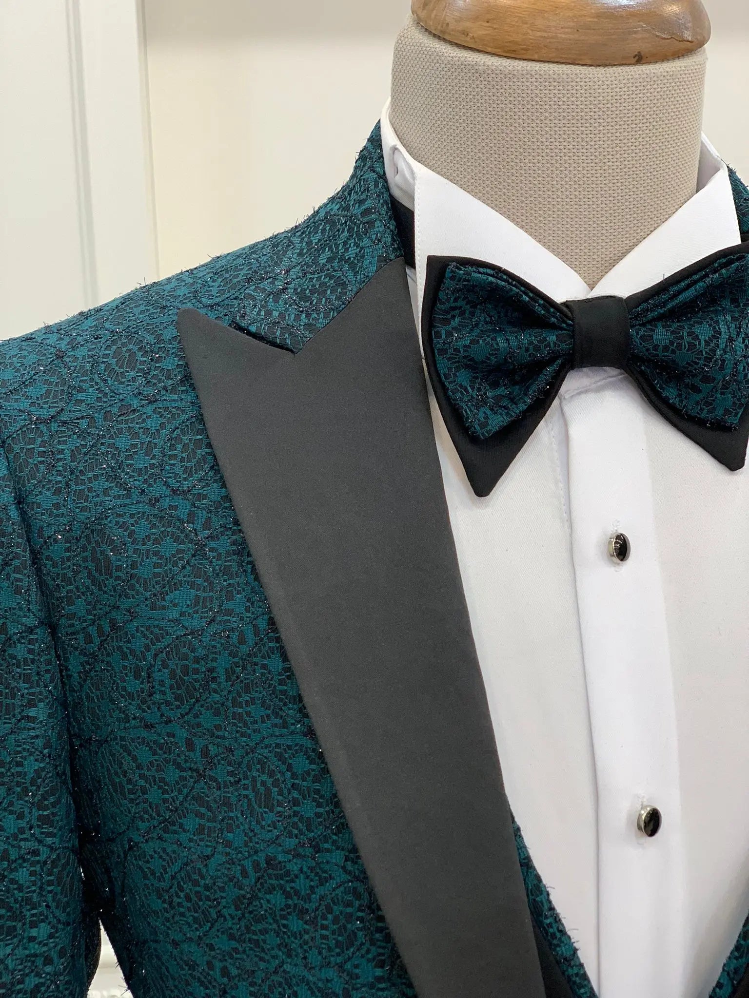 Caesar Green Slim Fit Peak Lapel Floral Patterned Tuxedo - BRABION