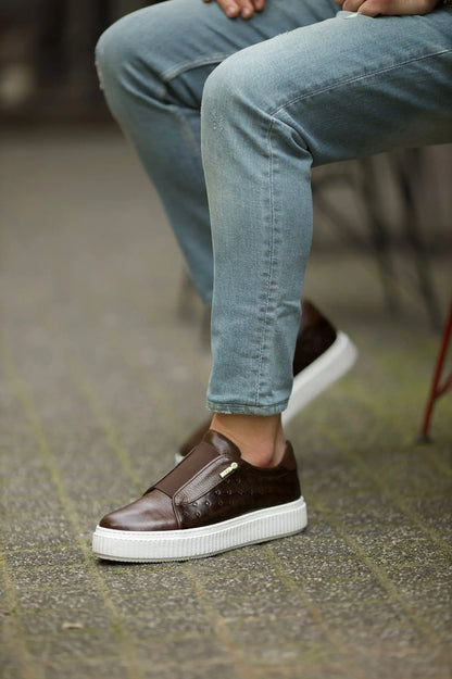 Vince Eva Sole Navy Brown Sneakers - Sophisticated Comfort for Every Occasion - BRABION