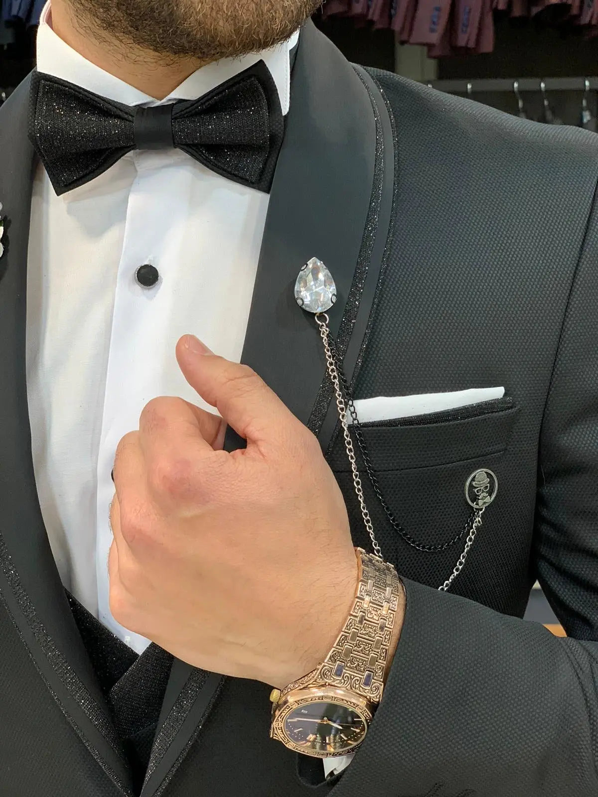 Molalla Black Shawl Lapel Tuxedo - Slim-Fit Elegance for Men - BRABION