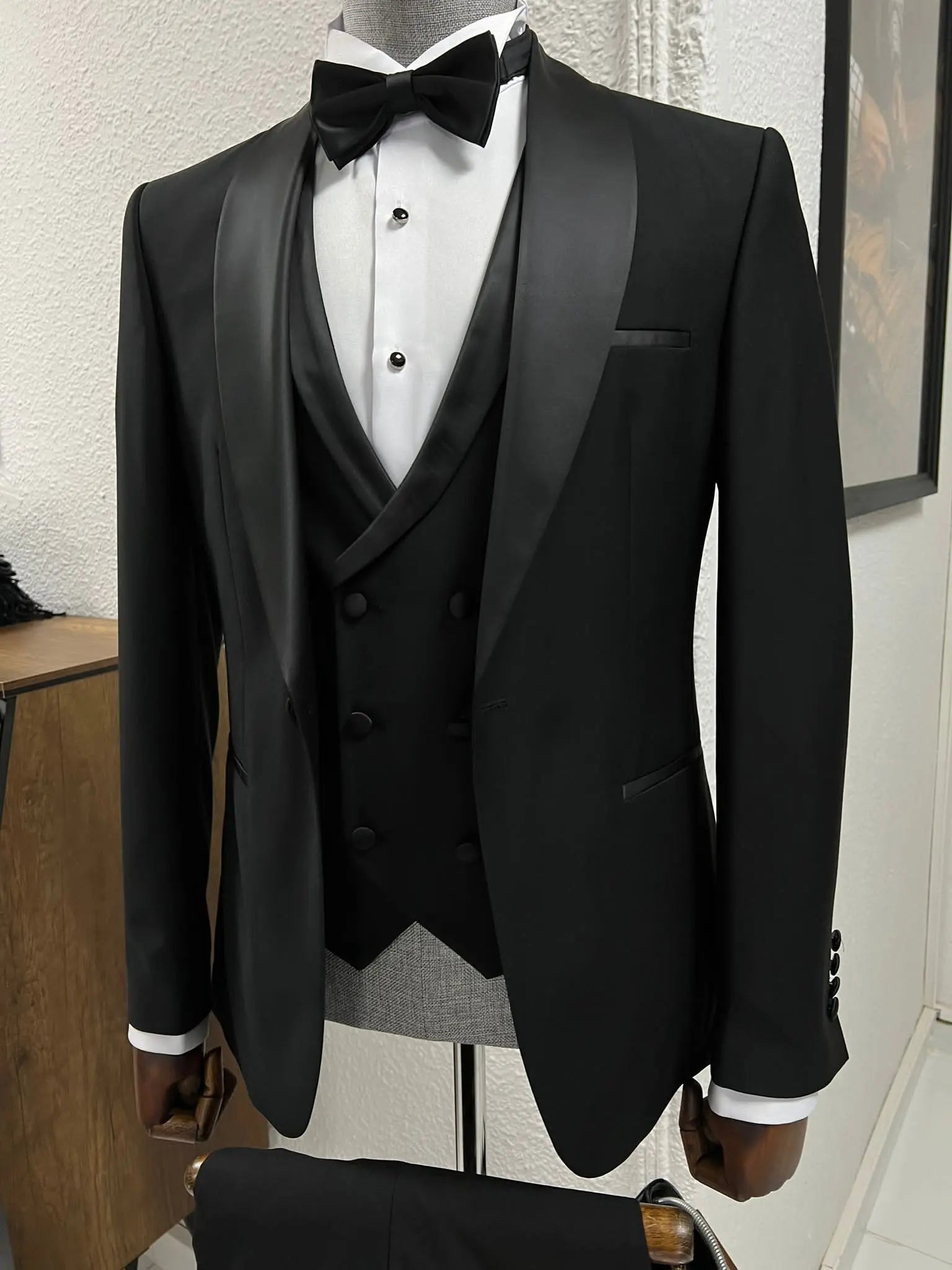 Lenzi Slim Fit Black Party Tuxedo for Men - BRABION
