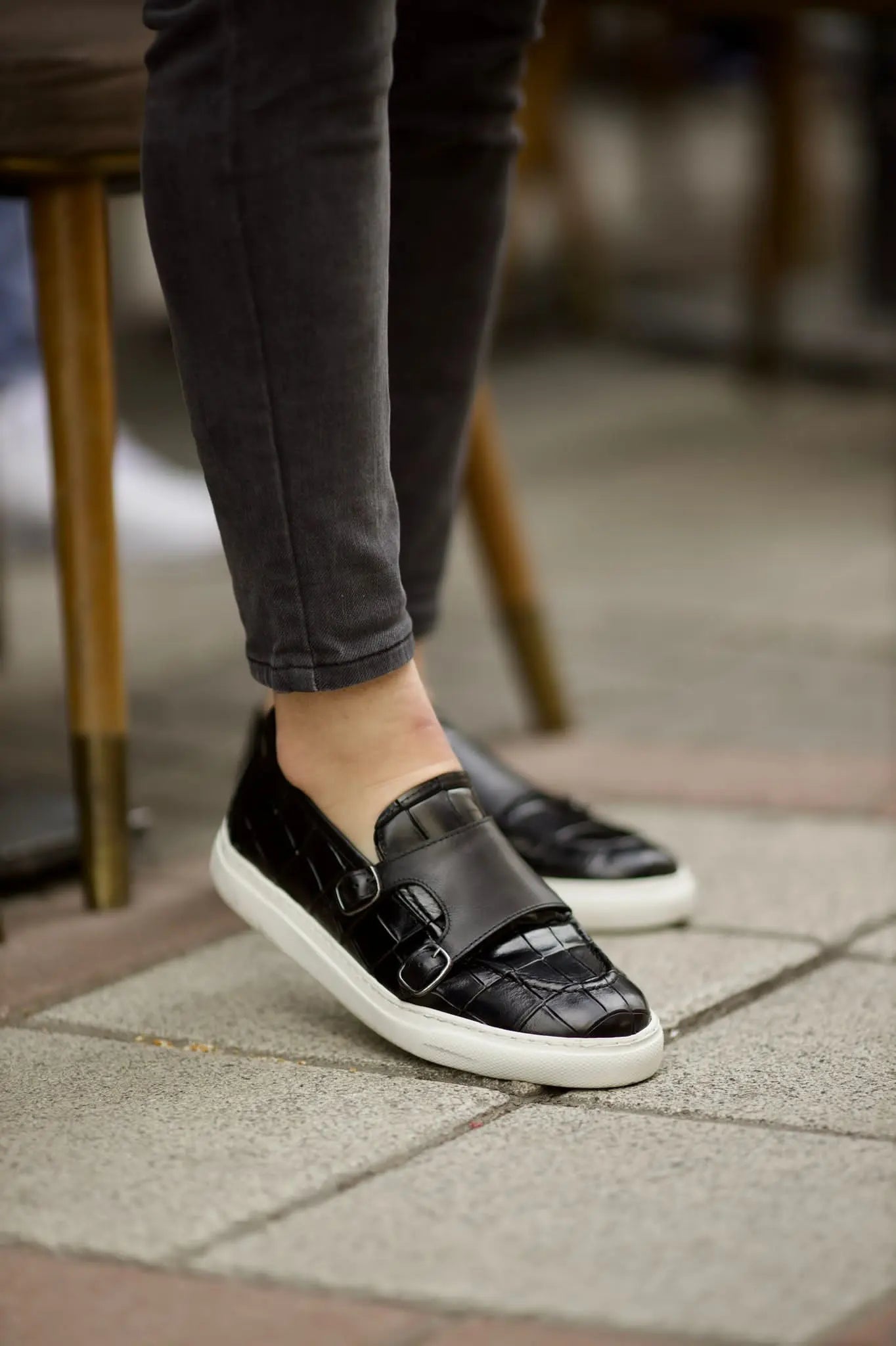Romeo Pool Buckle Crocodile Pattern Black Loafers - BRABION