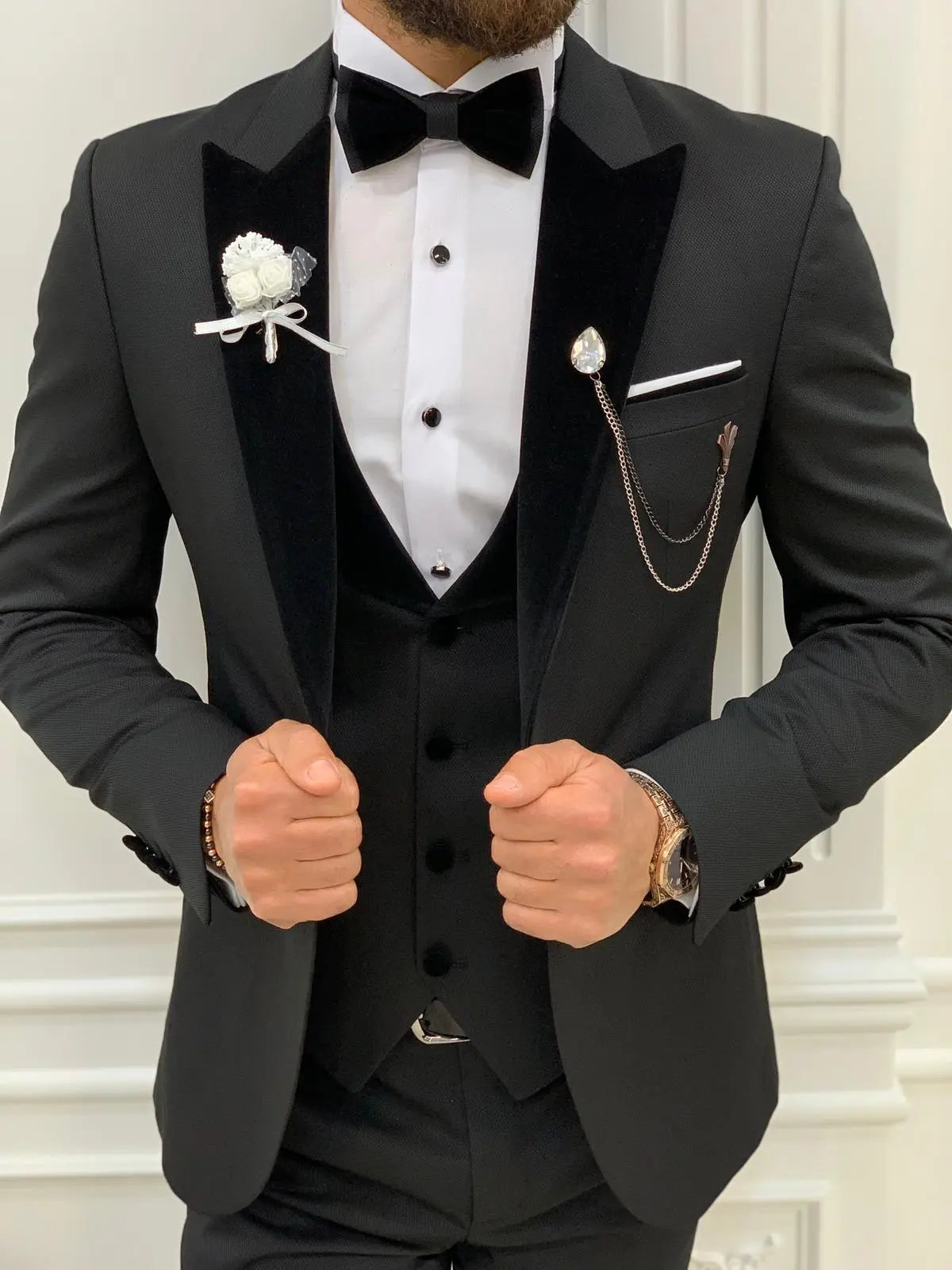 Molalla Black Velvet Peak Lapel Tuxedo: Perfect Elegance for Formal Occasions - BRABION