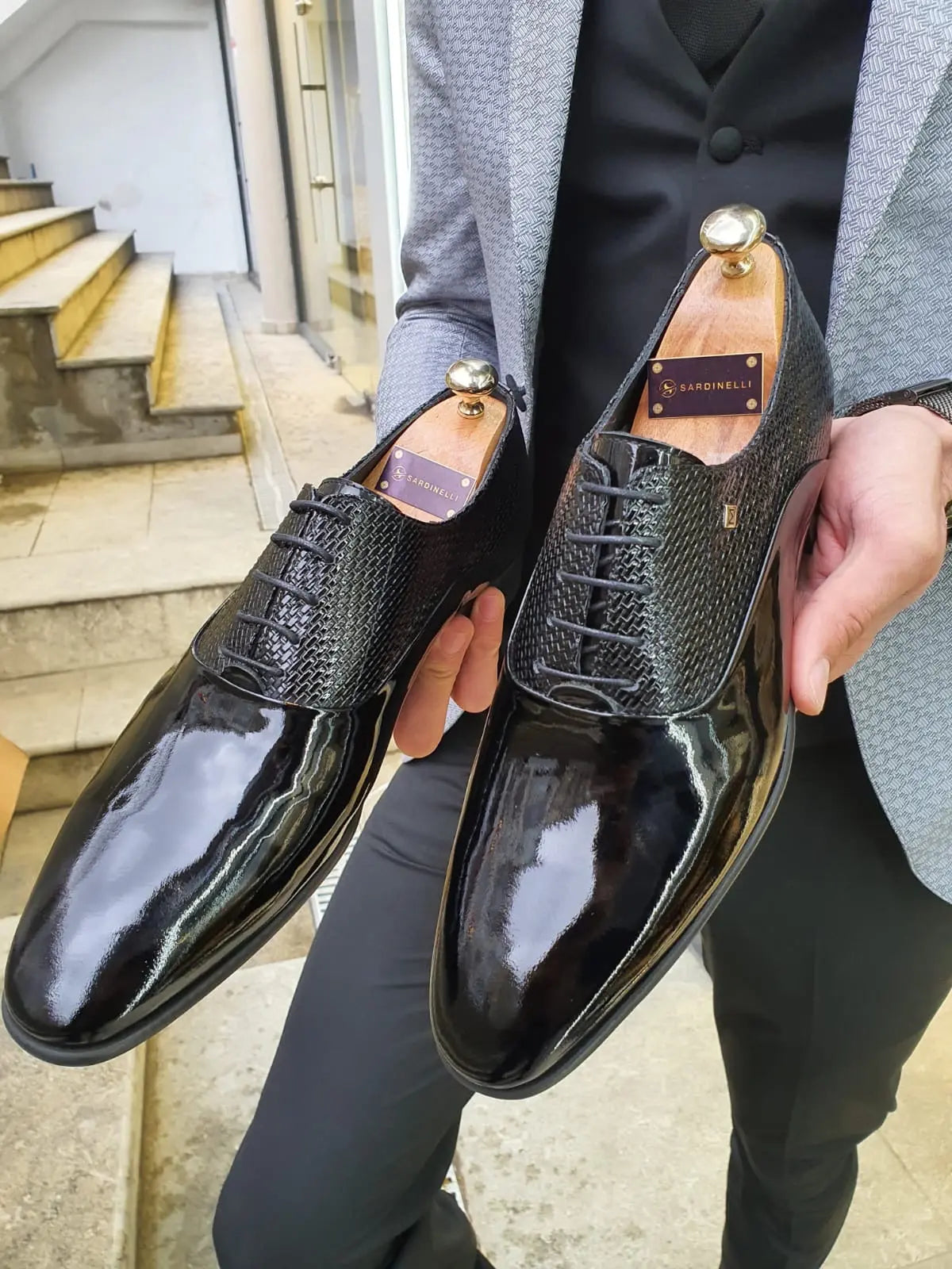 VillaNova Black Laced Oxford - Elegant Patent Leather Shoes - BRABION