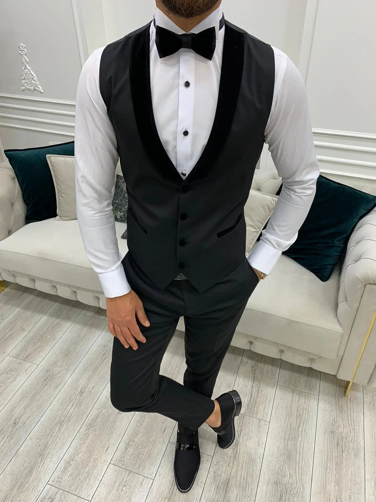 Molalla Black Velvet Peak Lapel Tuxedo: Perfect Elegance for Formal Occasions - BRABION