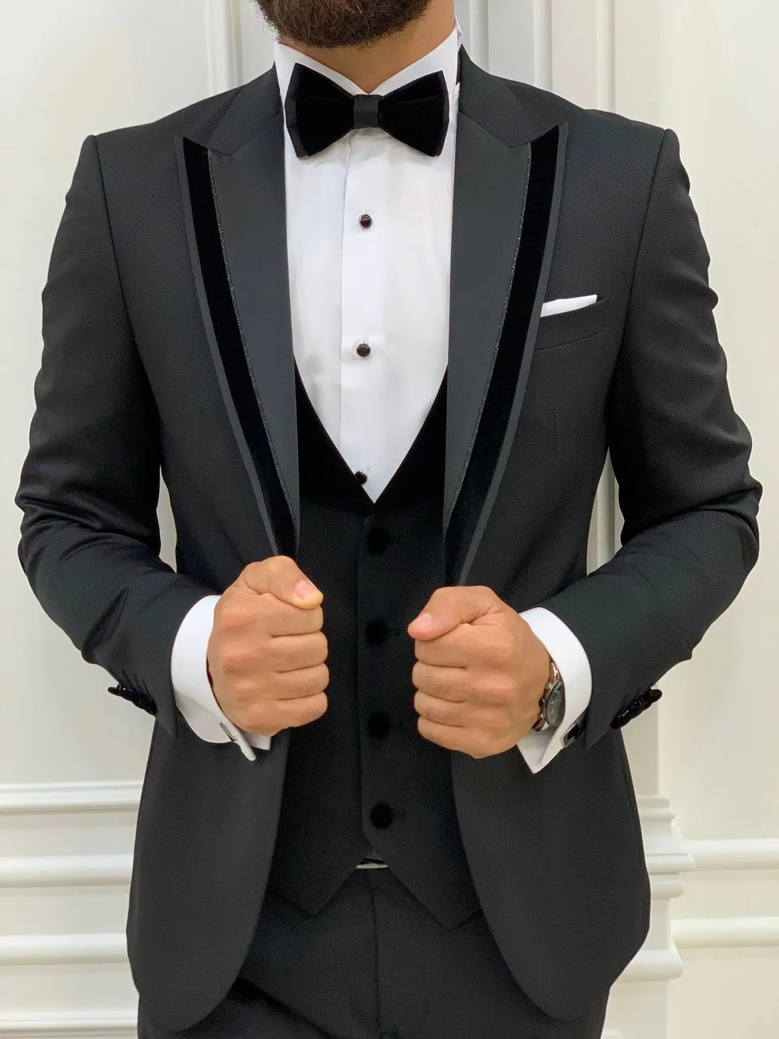 Edmond Black Slim Fit Velvet Peak Lapel Tuxedo - BRABION