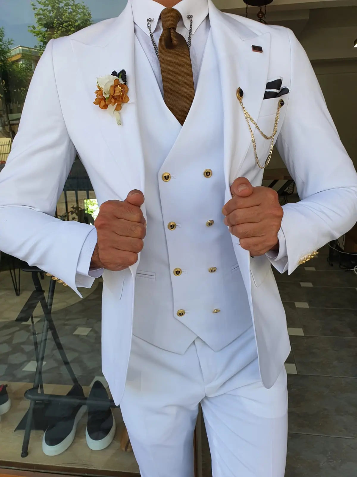 Boston White Slim Fit Peak Lapel Wool Suit for Modern Men BOJONI