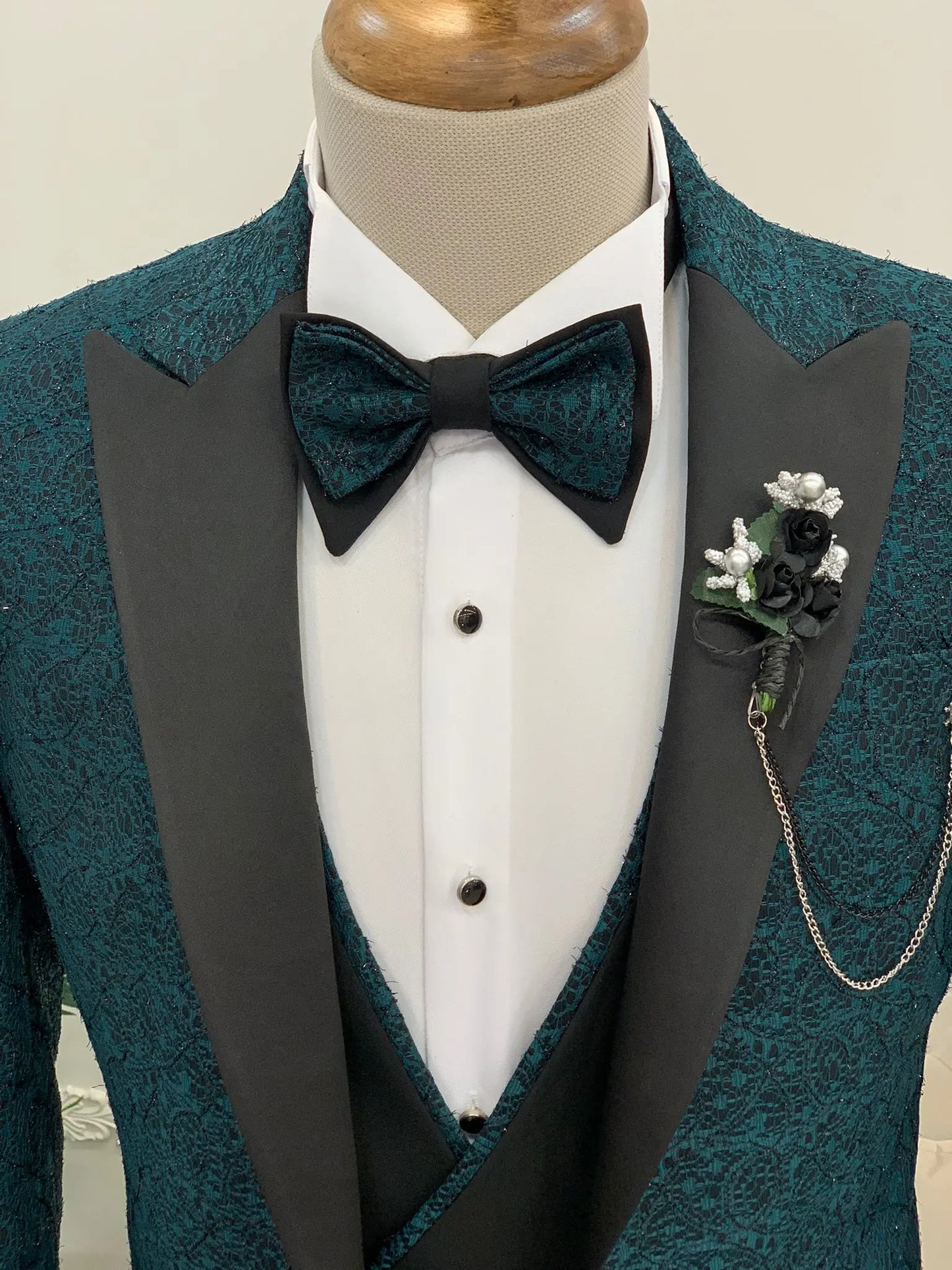 Caesar Green Slim Fit Peak Lapel Floral Patterned Tuxedo - BRABION