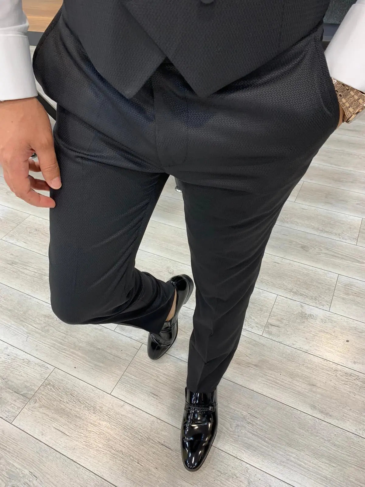 Edmond Black Slim Fit Peak Lapel Tuxedo: Luxury Redefined - BRABION