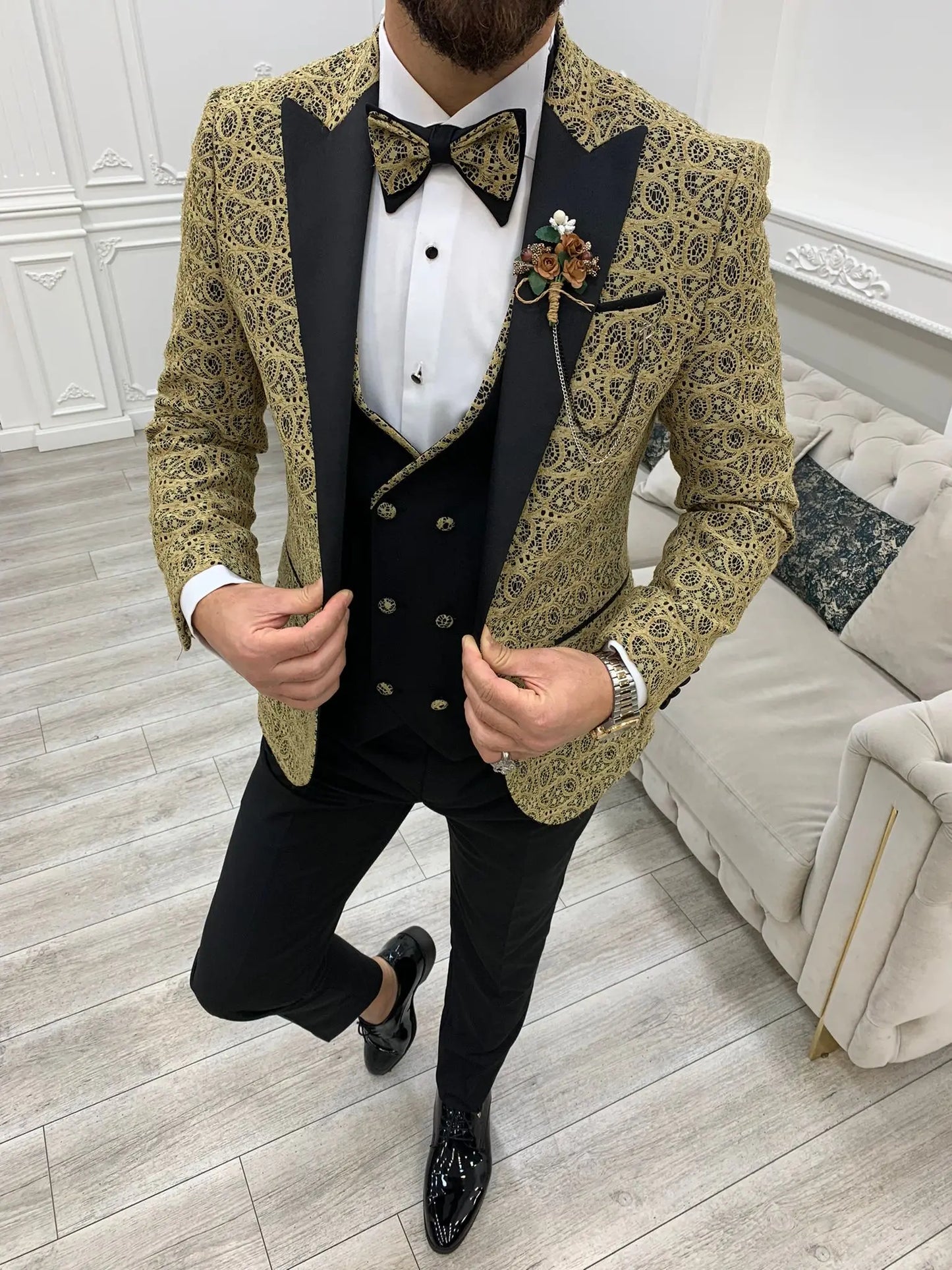 Caesar Golden Slim Fit Peak Lapel Floral Patterned Tuxedo - BRABION