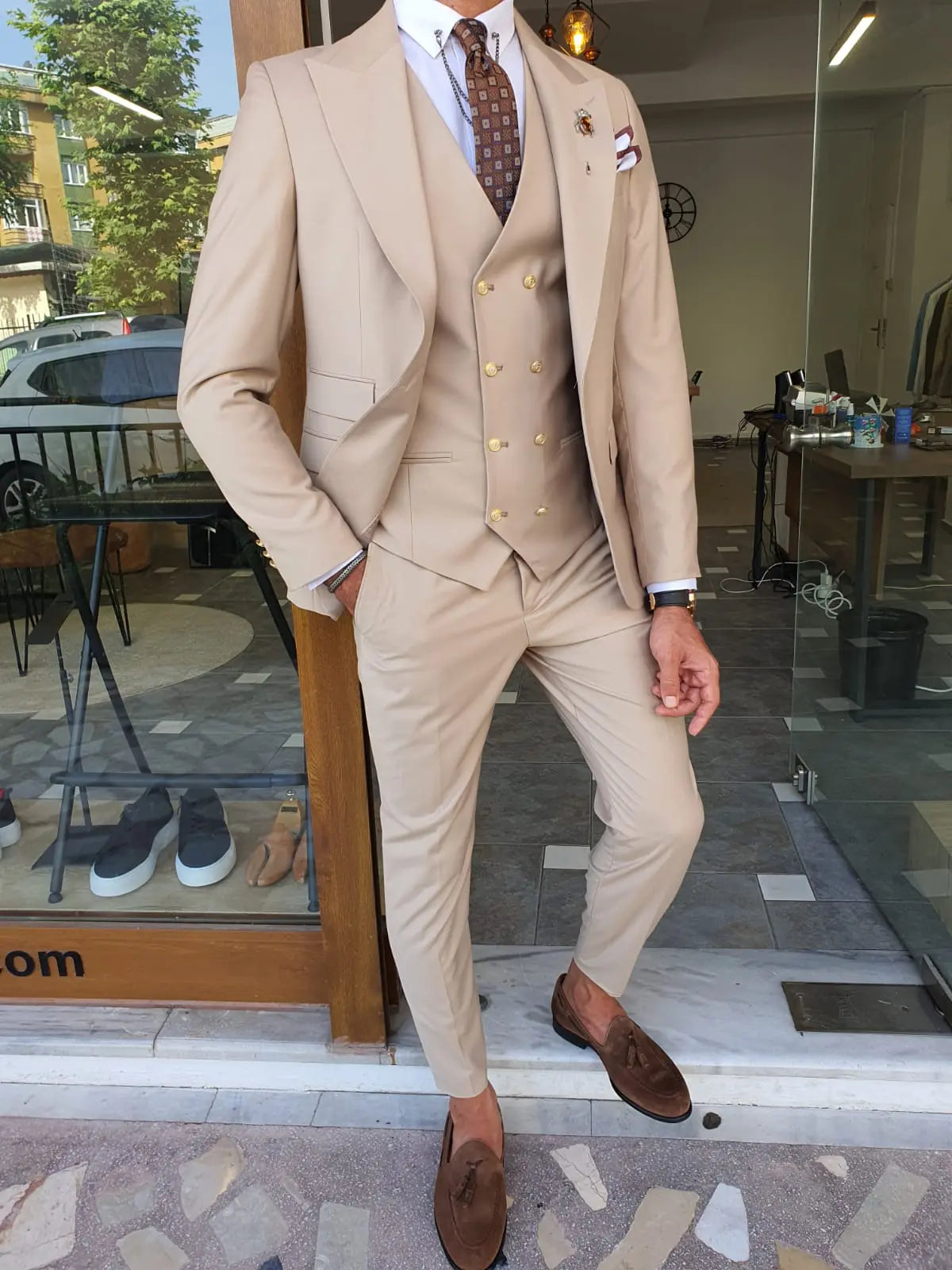 Boston Beige Slim Fit Peak Lapel Wool Suit - Elevate Your Wardrobe BOJONI