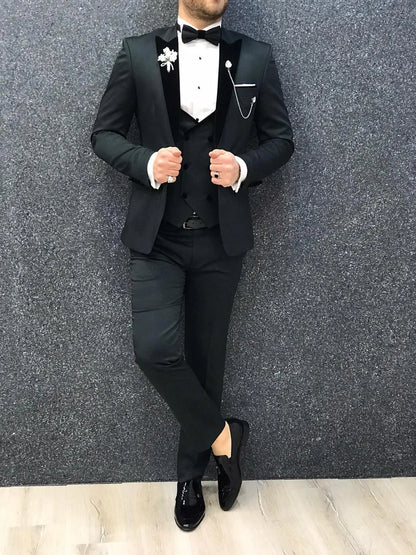 Ventura Green Slim Fit Velvet Peak Lapel Tuxedo - BRABION