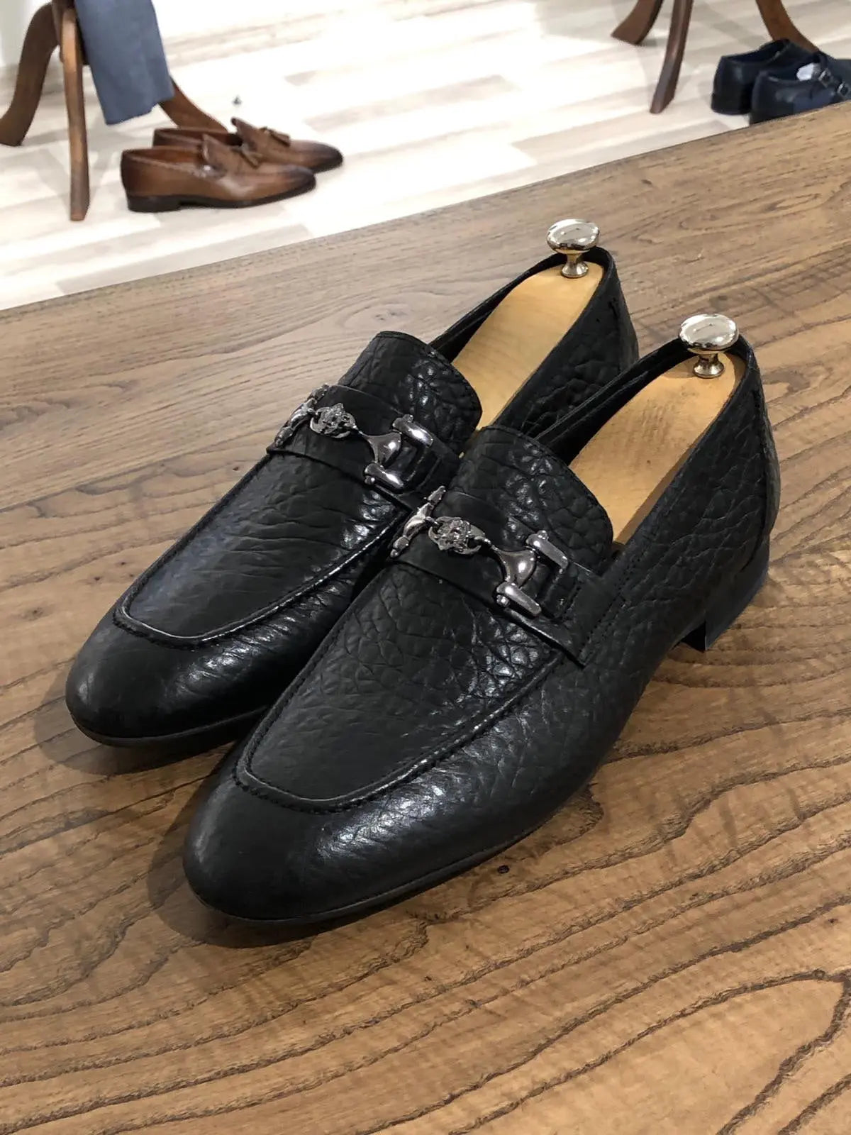 Ferrar Buckled Black Leather Loafers - BRABION