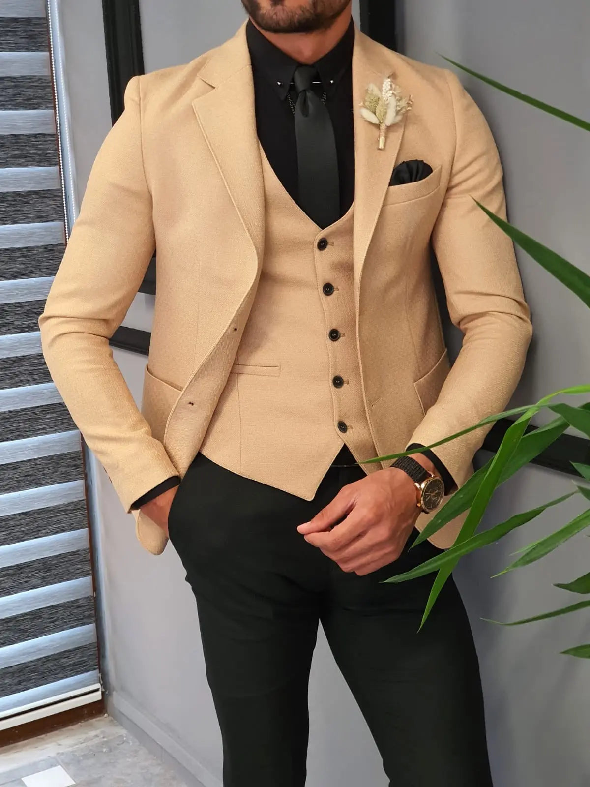 Edmond Beige Slim Fit Suit: The Ultimate Versatile Three-Piece Suit BOJONI