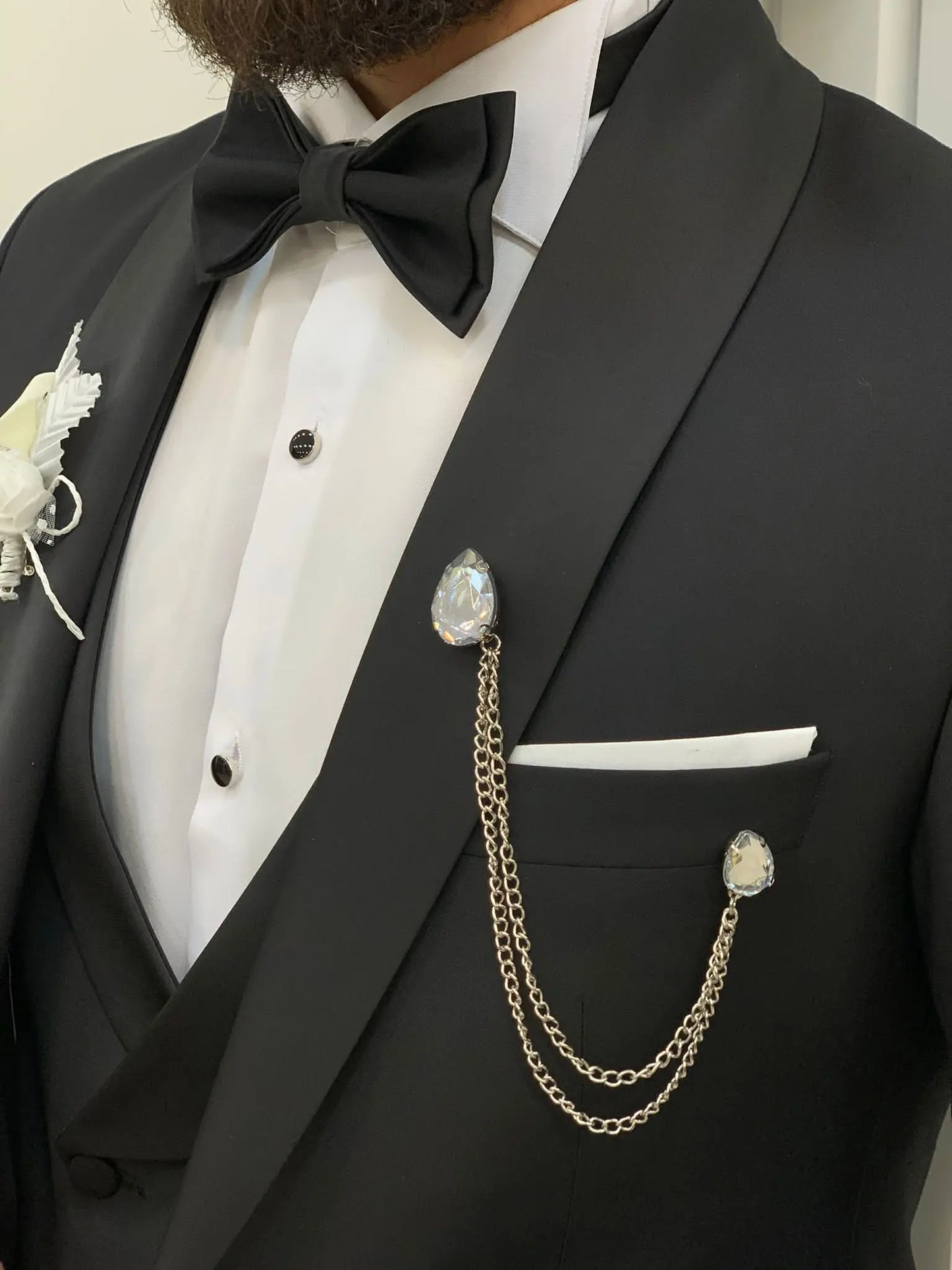 Avion Black Slim Fit Shawl Lapel Tuxedo: The Pinnacle of Formal Elegance - BRABION