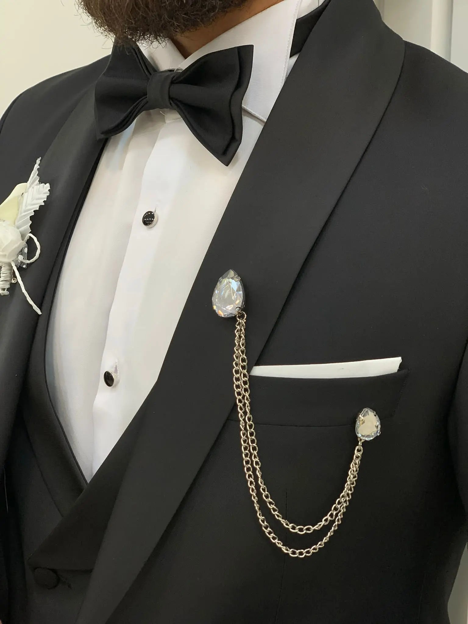 Avion Black Slim Fit Shawl Lapel Tuxedo: The Pinnacle of Formal Elegance - BRABION