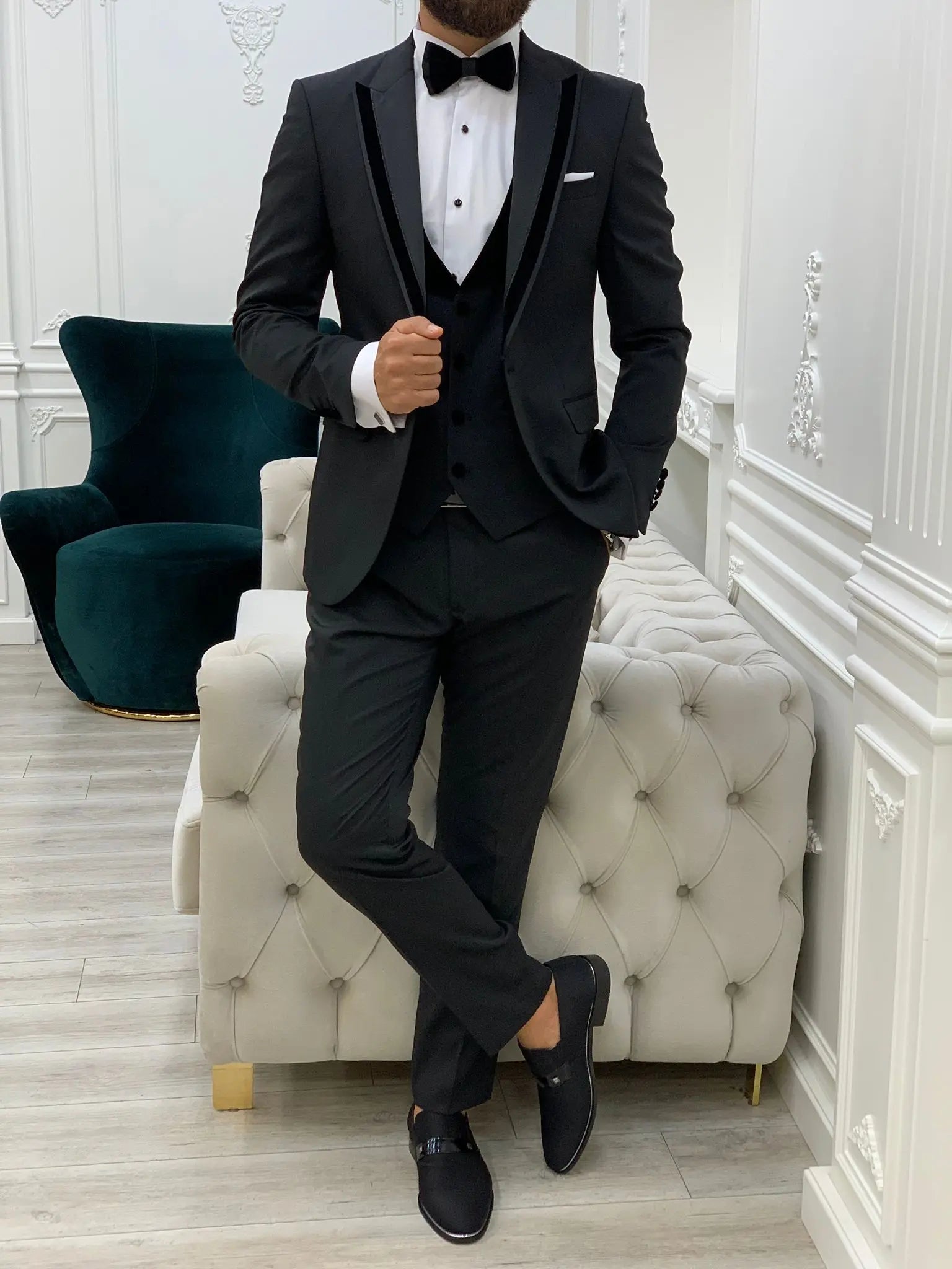 Edmond Black Slim Fit Velvet Peak Lapel Tuxedo - BRABION