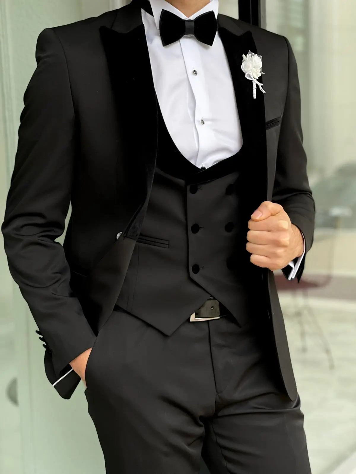Capel Black Slim Fit Peak Lapel Wool Tuxedo - Elevate Your Formal Wardrobe - BRABION