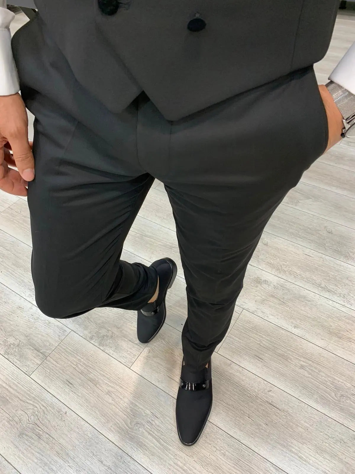 Wilson Black Slim Fit Velvet Peak Lapel Tuxedo: Timeless Elegance for Formal Occasions - BRABION