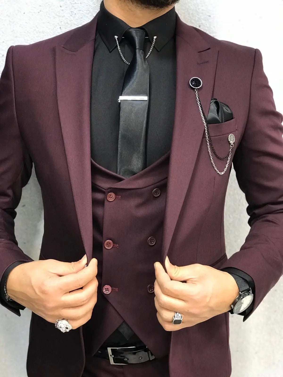 Wanker Burgundy Slim Fit Wool Suit: Elegance Redefined brabion