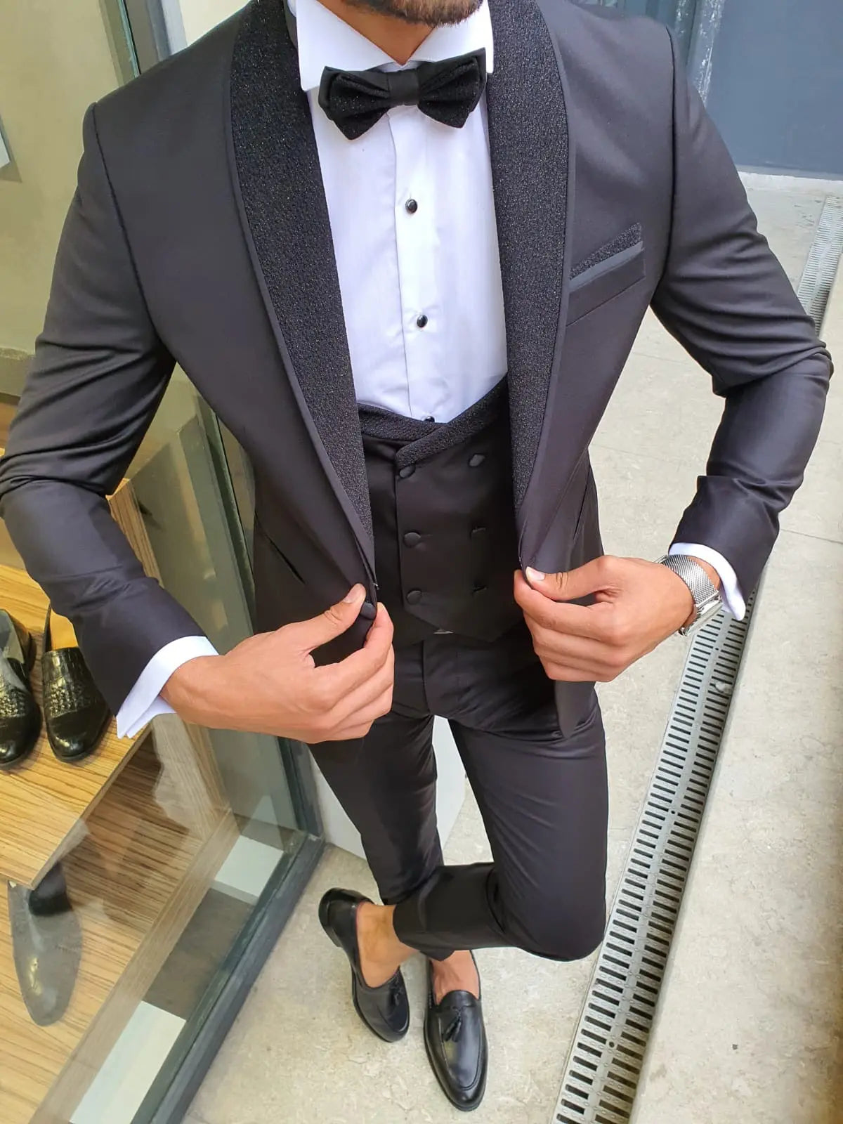 Midvale Black Slim Fit Shawl Lapel Tuxedo - BRABION