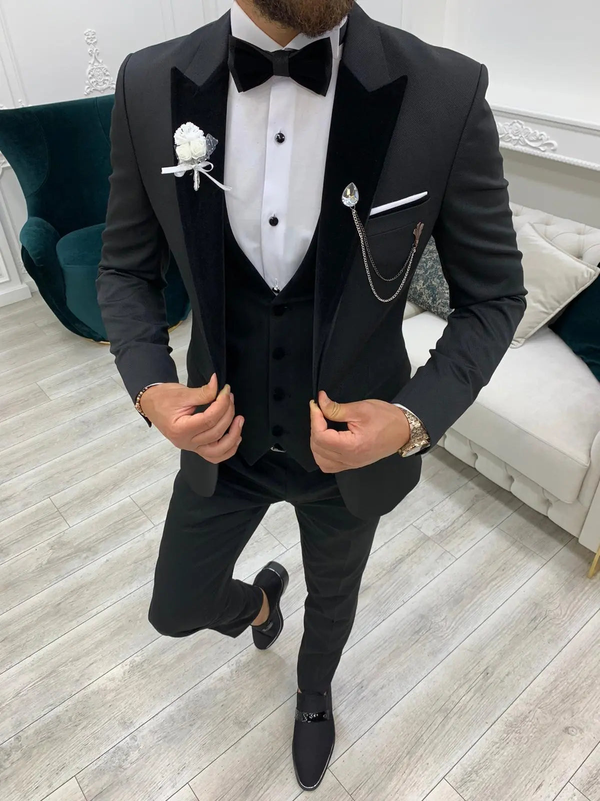 Molalla Black Velvet Peak Lapel Tuxedo: Perfect Elegance for Formal Occasions - BRABION