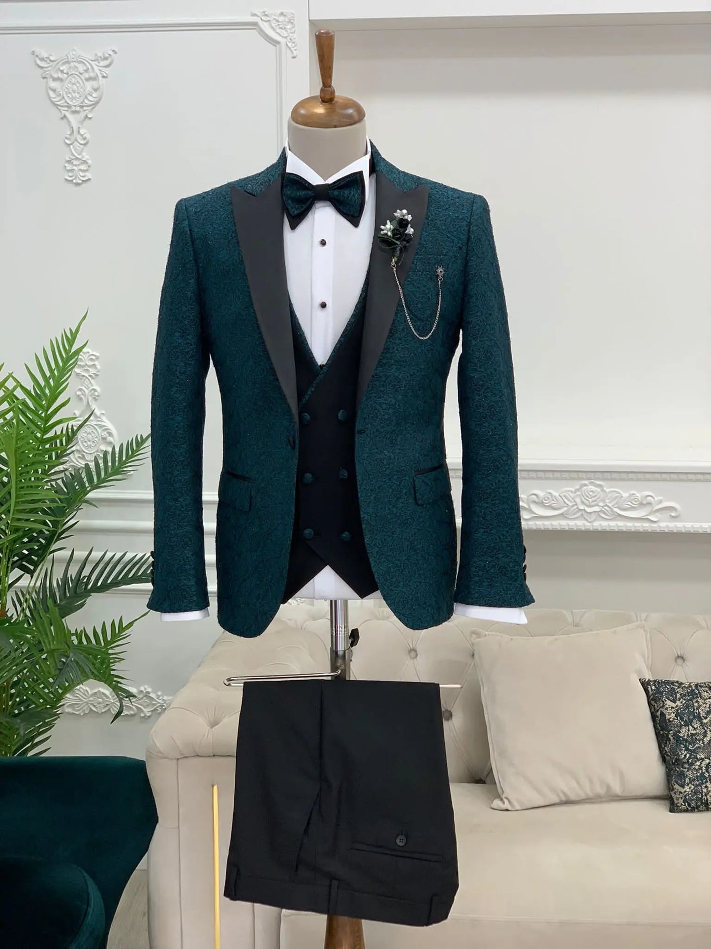 Caesar Green Slim Fit Peak Lapel Floral Patterned Tuxedo - BRABION