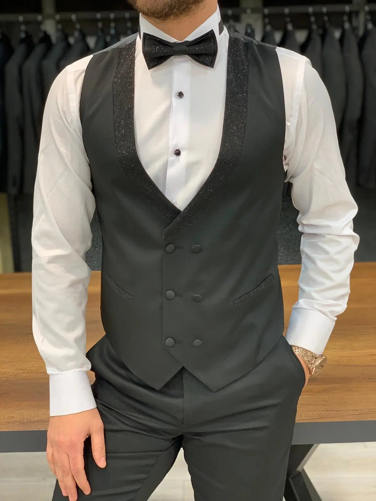 Molalla Black Shawl Lapel Tuxedo - Slim-Fit Elegance for Men - BRABION
