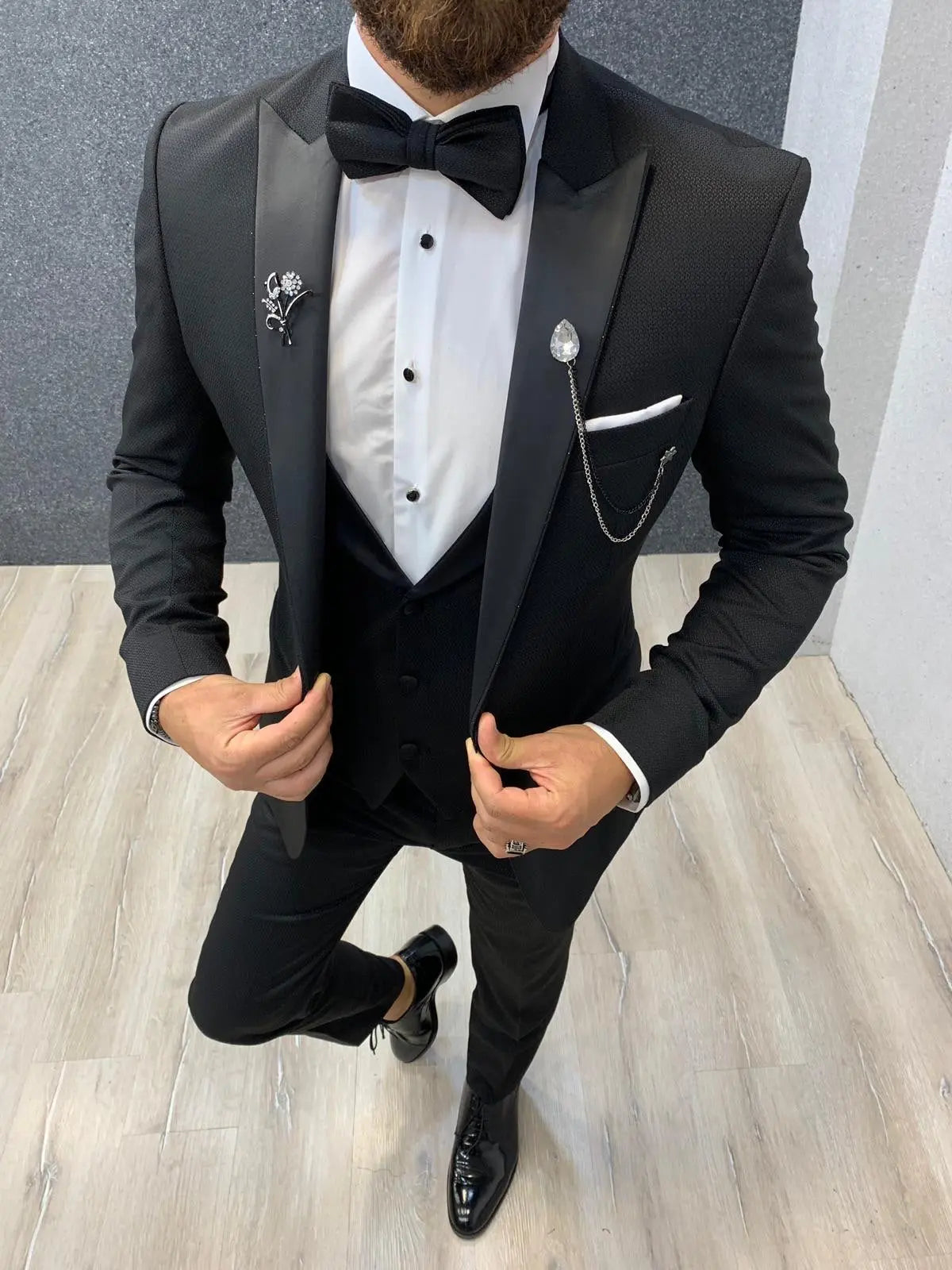 Bond Black Slim Fit Tuxedo - Timeless Elegance for Formal Occasions - BRABION