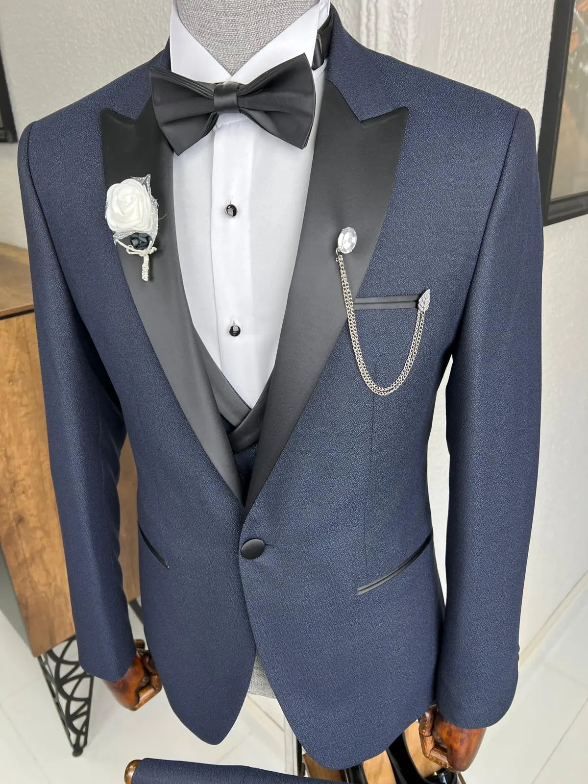 Veneta Slim Fit Dovetail Collared Navy Blue Tuxedo - BRABION