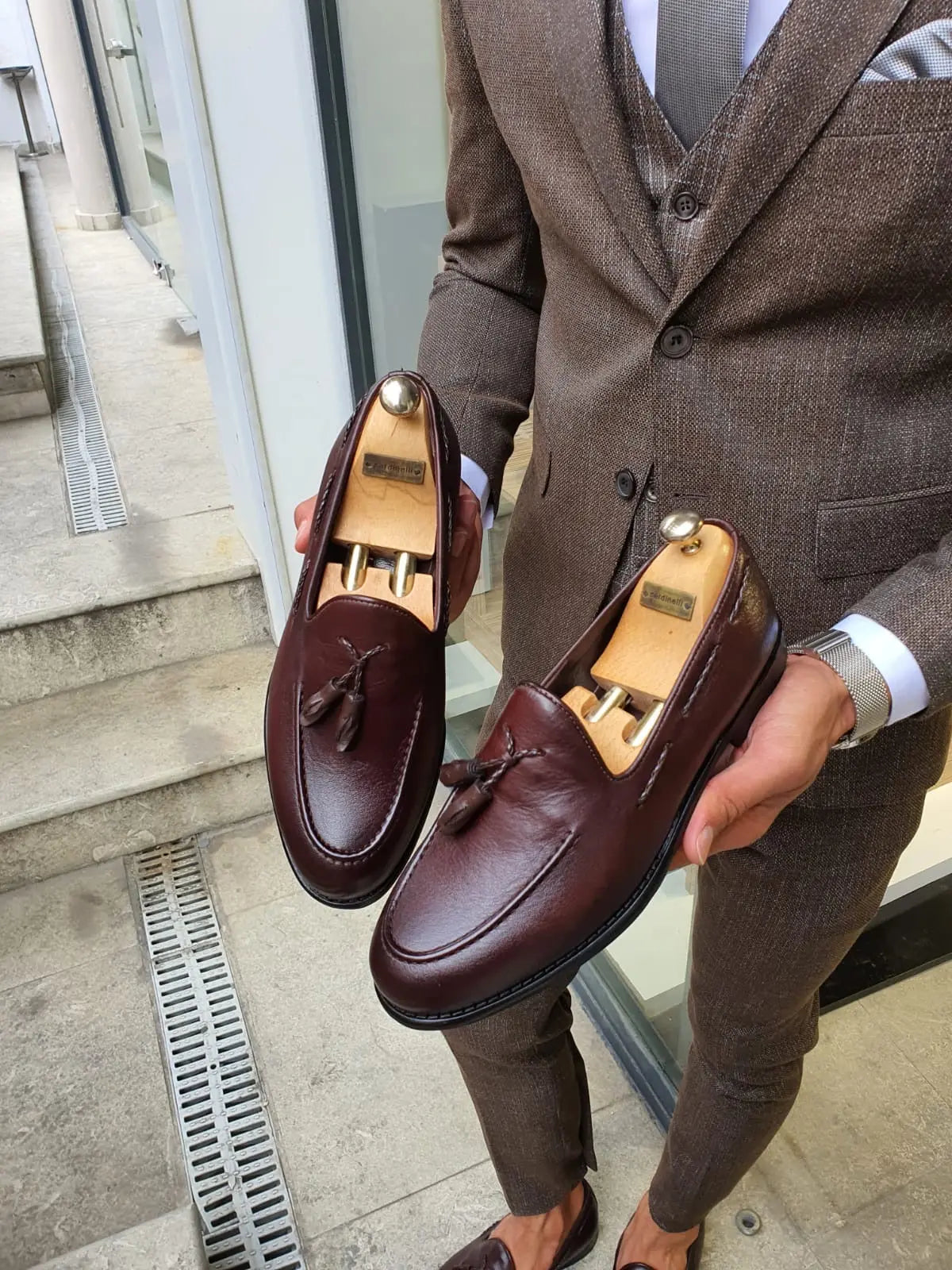 Fort Worth Brown Tassel Loafer - Elegant Leather Footwear for Men - BRABION