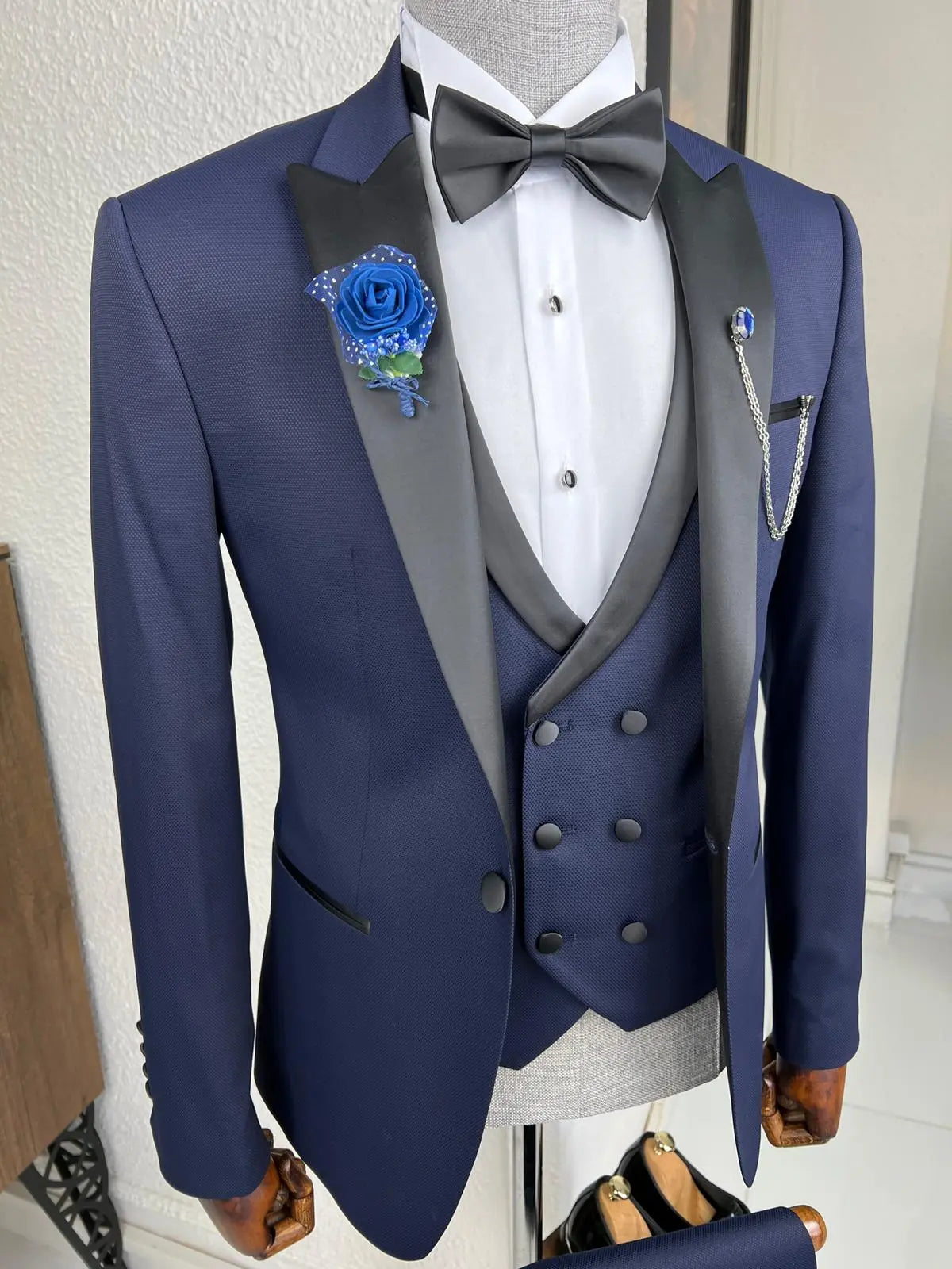 Bensen Slim Fit Patterned Navy Blue Dovetail Collared Tuxedo - BRABION