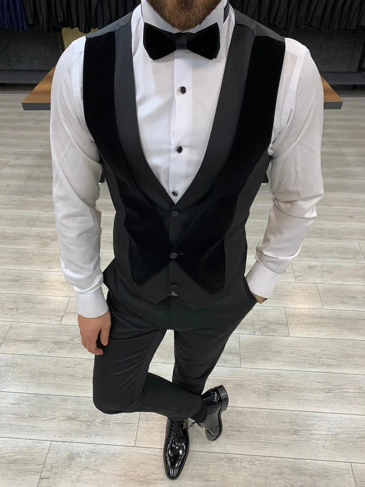 Keene Black Velvet Peak Lapel Tuxedo - The Pinnacle of Formal Elegance - BRABION