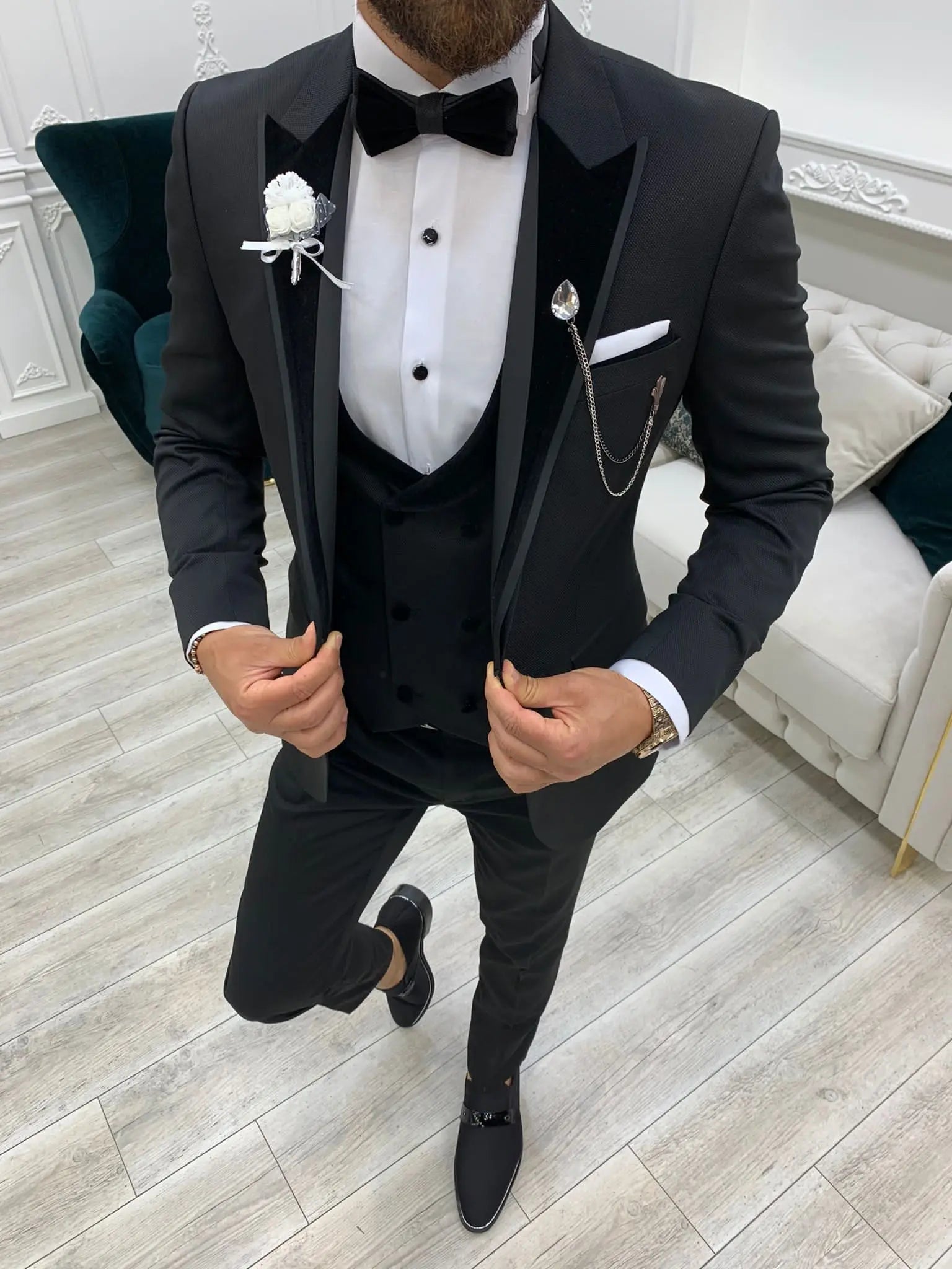 Wilson Black Velvet Shawl Lapel Tuxedo: The Ultimate Formalwear Statement - BRABION