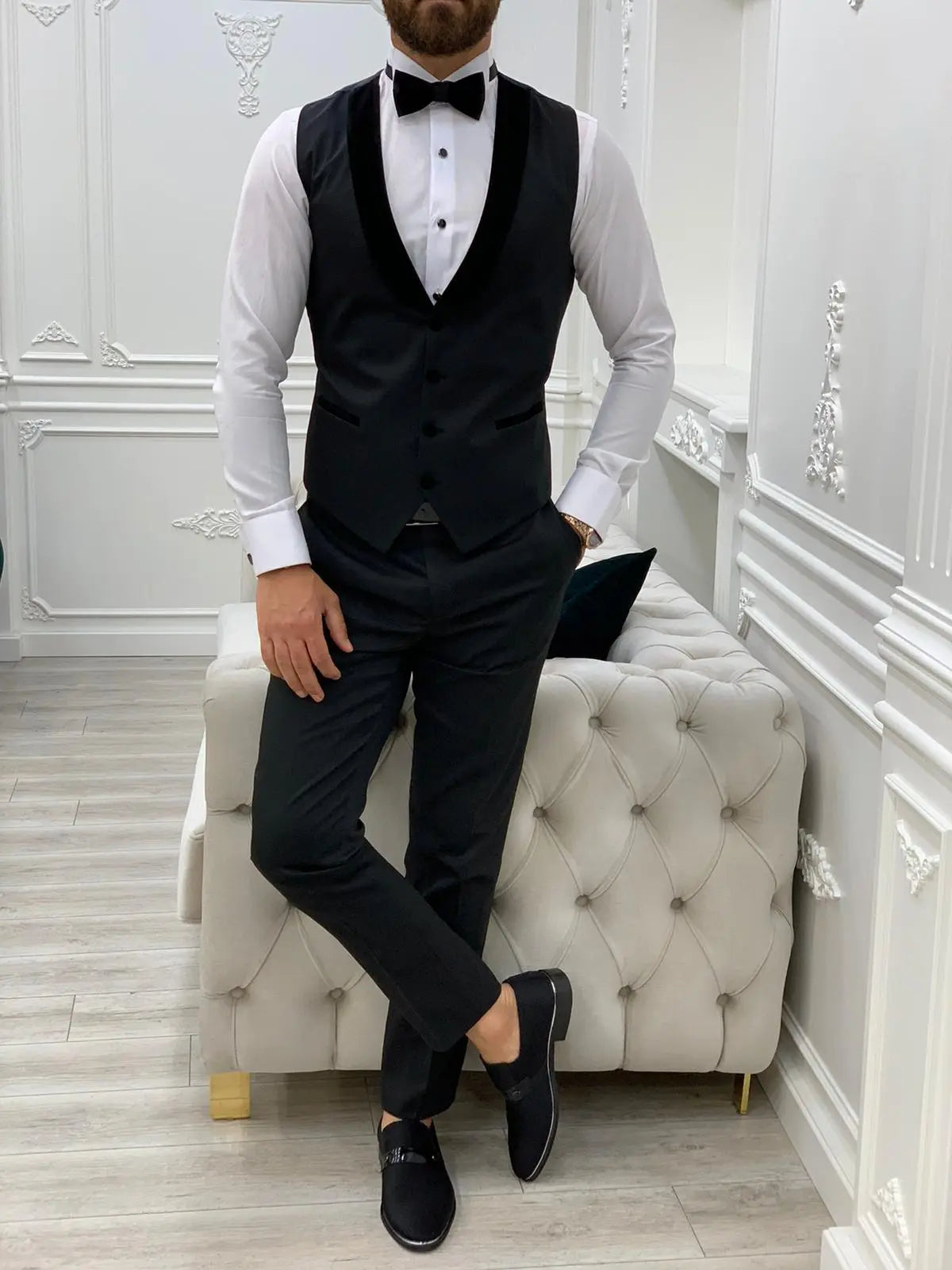 Molalla Black Velvet Peak Lapel Tuxedo: Perfect Elegance for Formal Occasions - BRABION