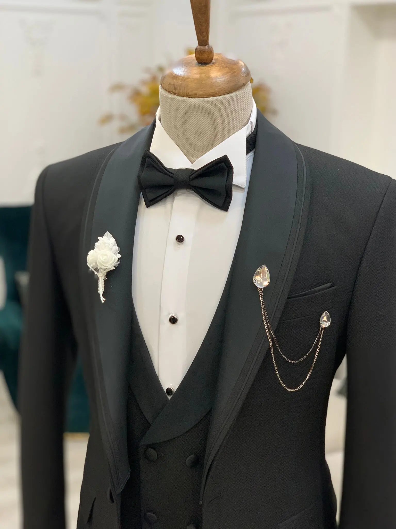 Caesar Black Slim Fit Shawl Lapel Tuxedo for the Modern Gentleman - BRABION