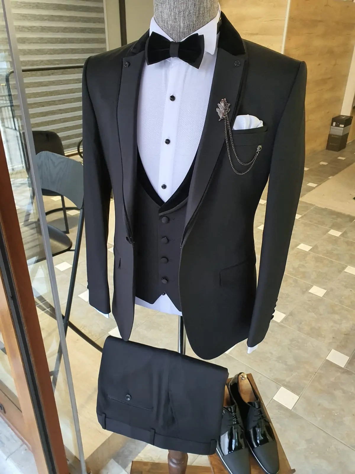 Montreal Black Slim Fit Notch Lapel Tuxedo - BRABION